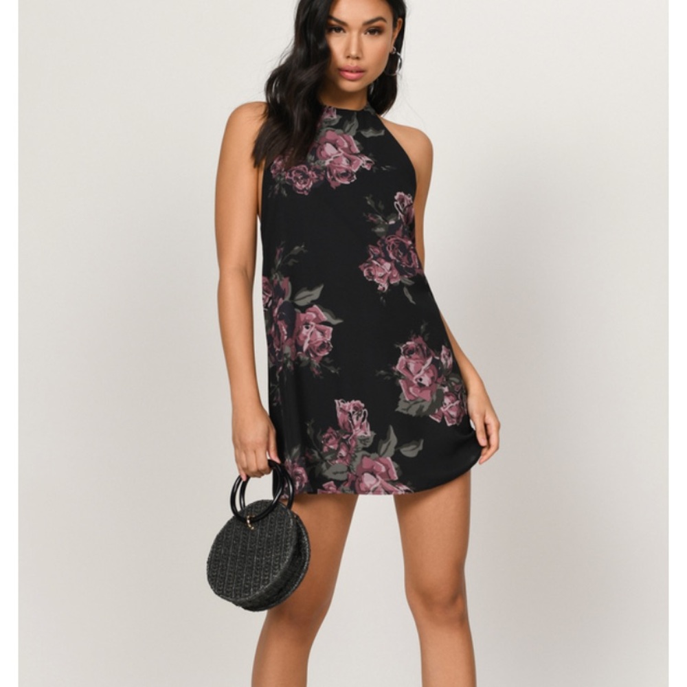 Tobi Super cute little floral dress open back ✨